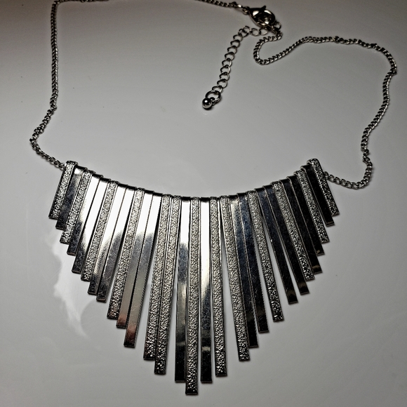 Silver tone accept necklace - Picture 1 of 2